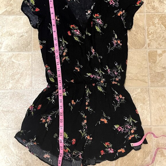 Mimi Chica floral romper ASO Lydia Martin - Picture 8 of 10